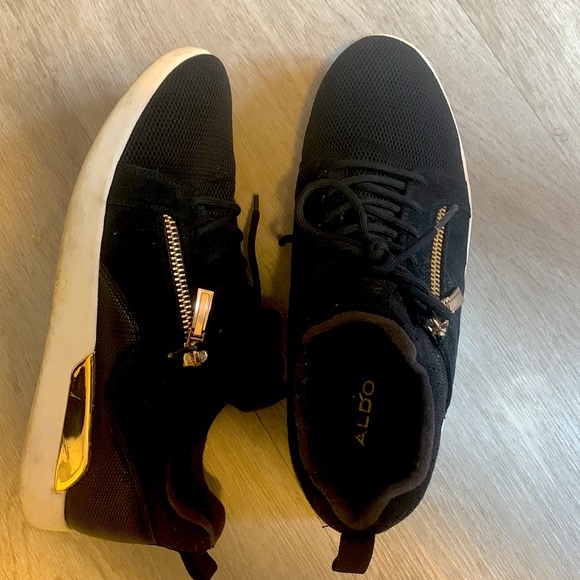 Used like new Aldo Women’s athletic sneakers for sale Size 9 - Picture 2 of 4